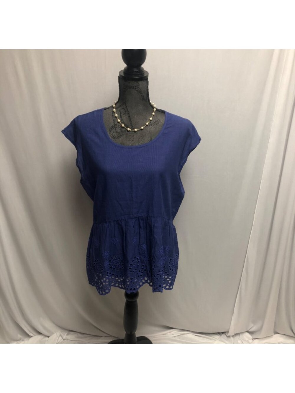 Sonoma Top Womens Size Medium Embroidered Lightweight Eyelet Blue Blouse NEW